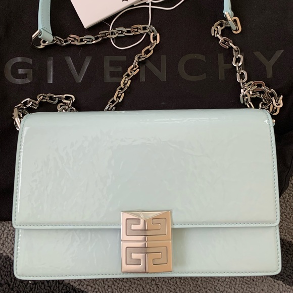 Givenchy Handbags - Givenchy small 4G shoulder crossbody bag